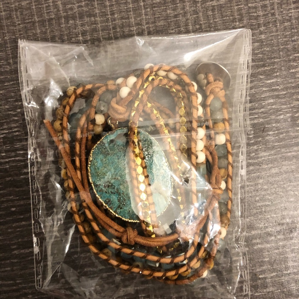 B1G1F🌸 Wrap Bracelet
